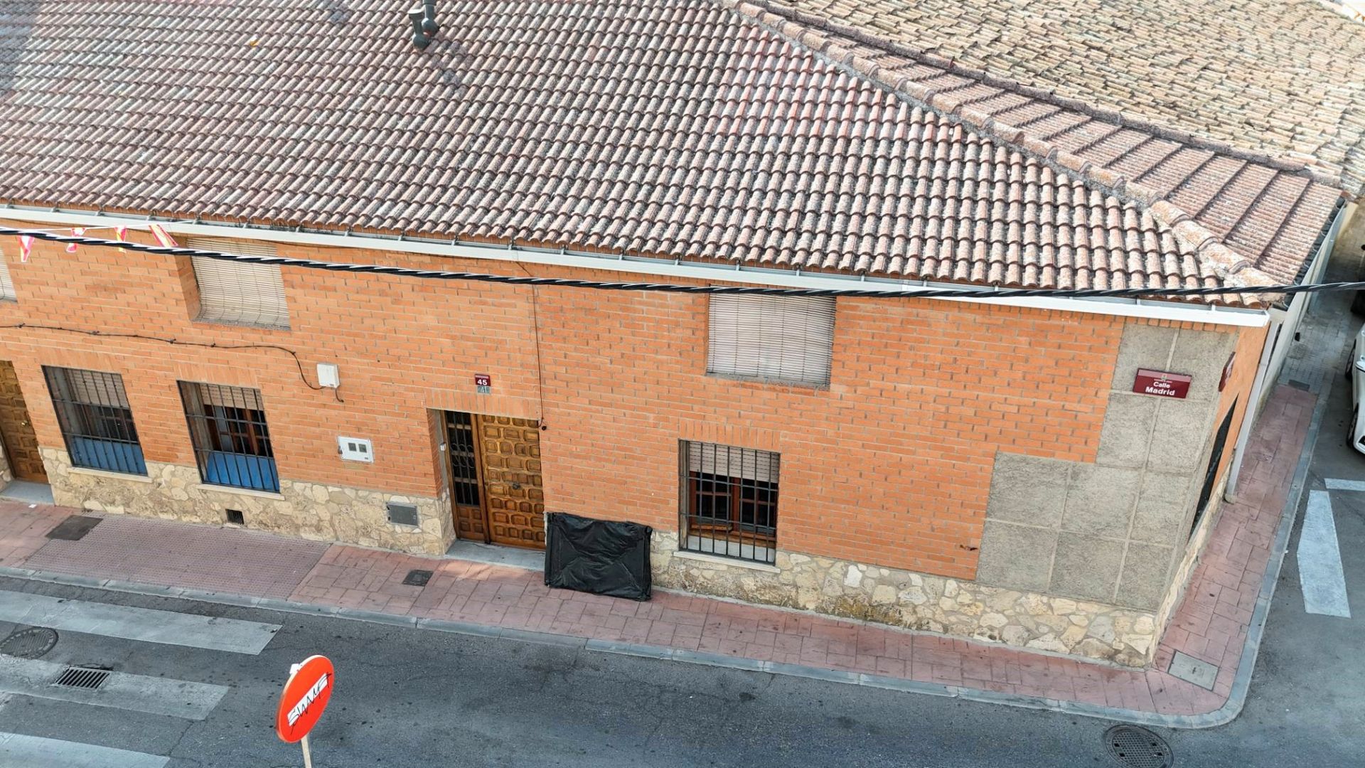 Vista exterior de Casa o xalet en venda en Valdetorres de Jarama amb Jardí privat, Traster i Moblat