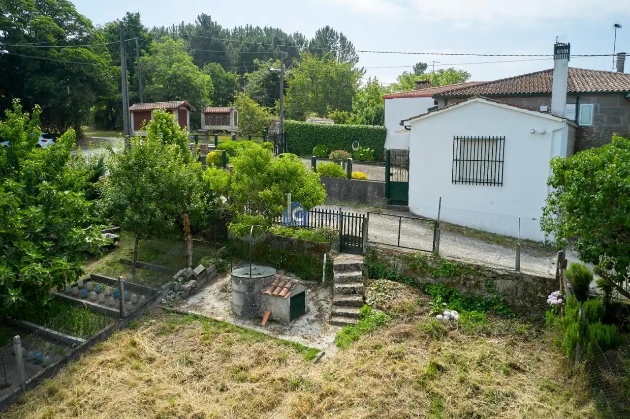 Casa o xalet en venda en Ourense Capital  amb Calefacció, Jardí privat i Traster