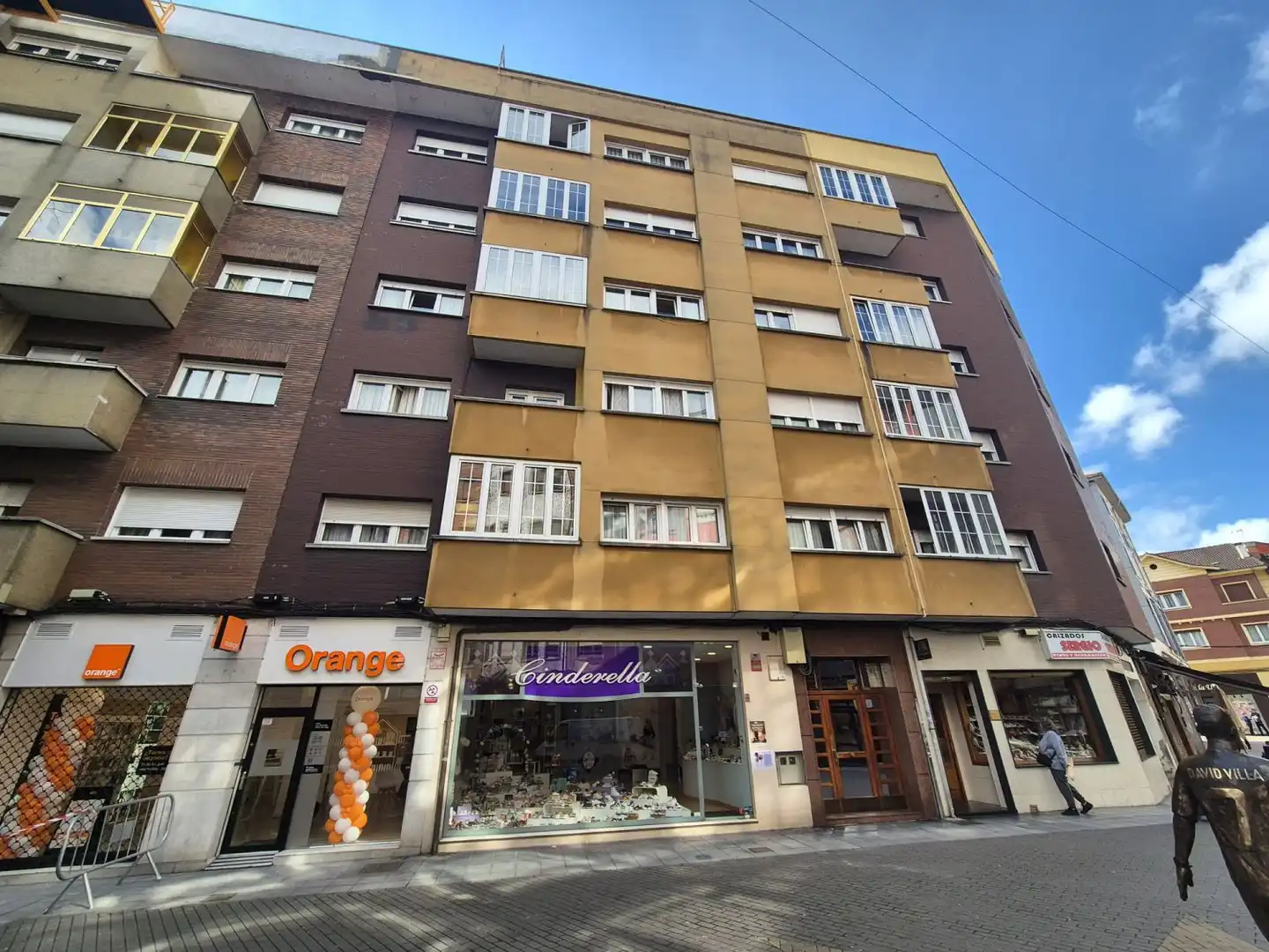 Vista exterior de Pis en venda en Langreo amb Calefacció