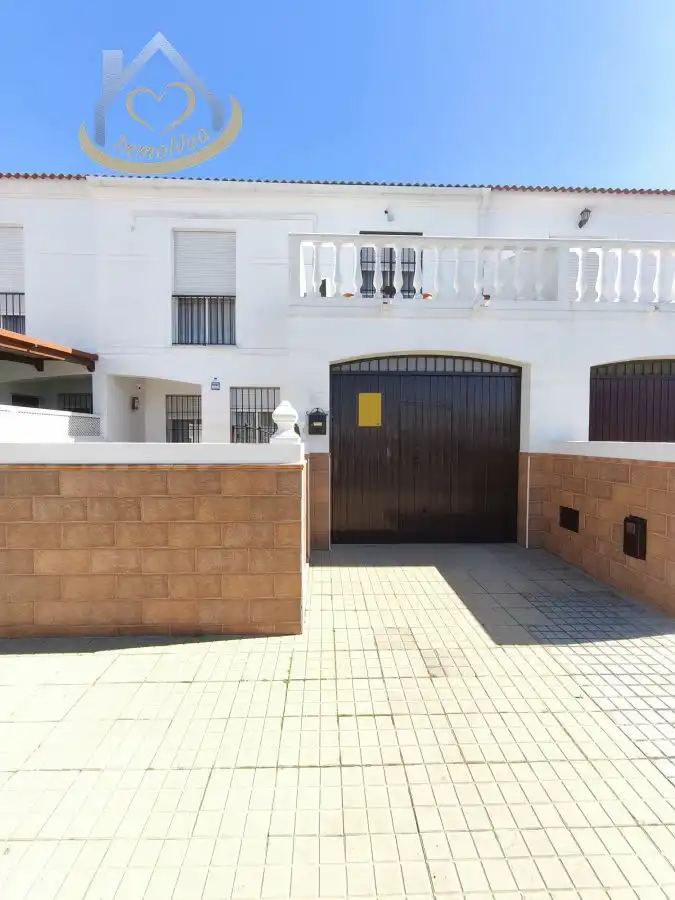 Casa adosada en venta en Lepe