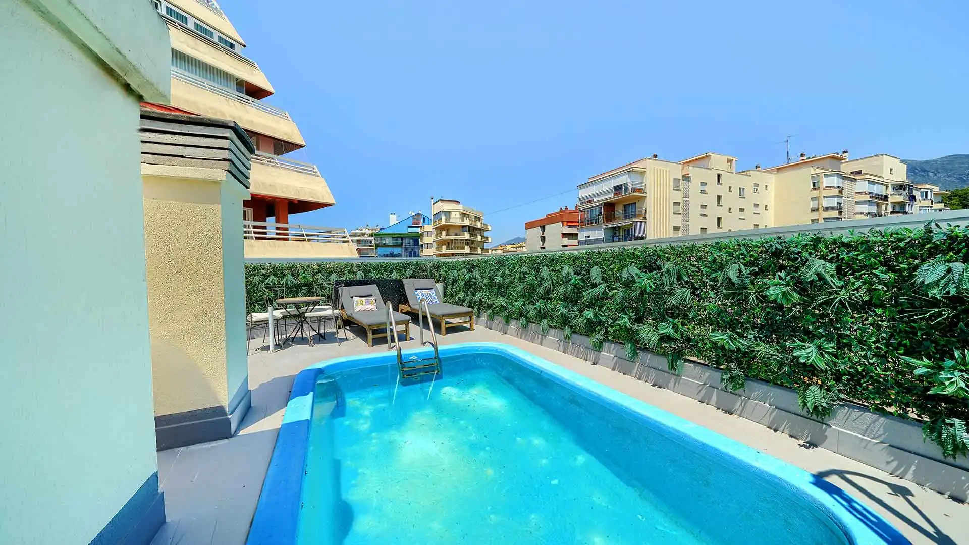 Piscina de Àtic en venda en Marbella amb Aire condicionat, Terrassa i Traster