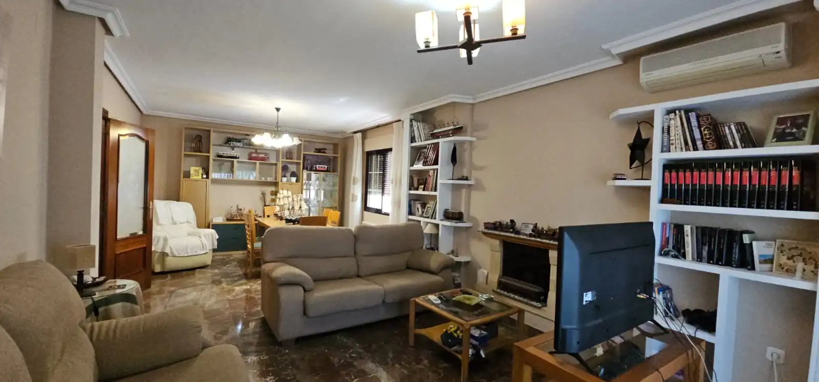 Sala d'estar de Casa o xalet en venda en Puertollano amb Aire condicionat, Calefacció i Jardí privat