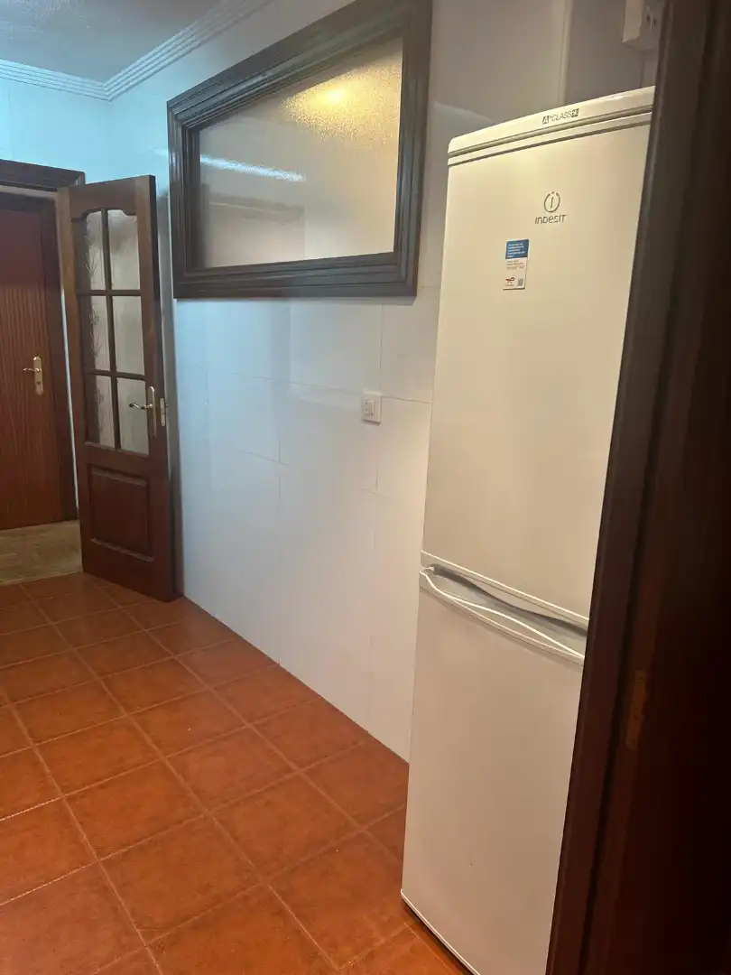 Bany de Pis en venda en Oviedo  amb Calefacció i Internet