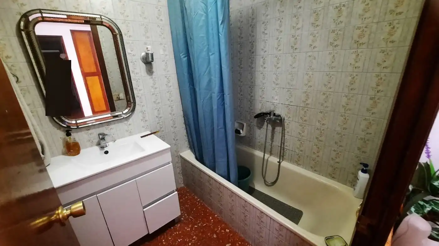 Bany de Pis en venda en Amposta amb Terrassa, Moblat i Balcó