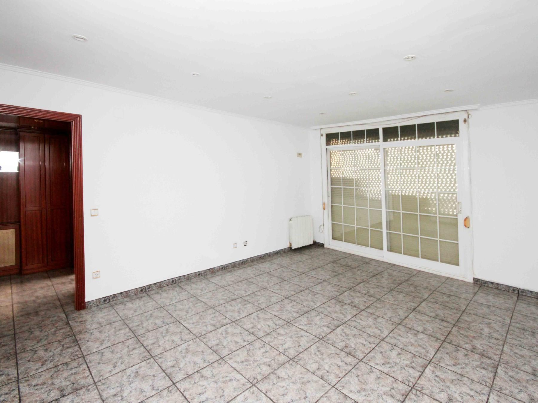 Flat for sale in Montcada i Reixac  with Community pool