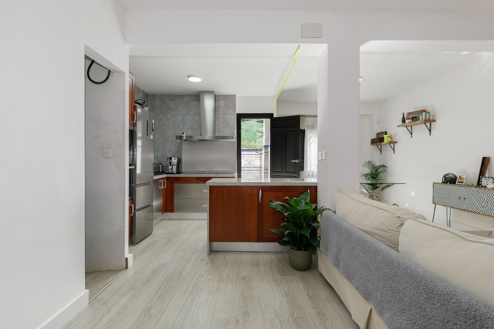 Kitchen of Single-family semi-detached for sale in  Granada Capital