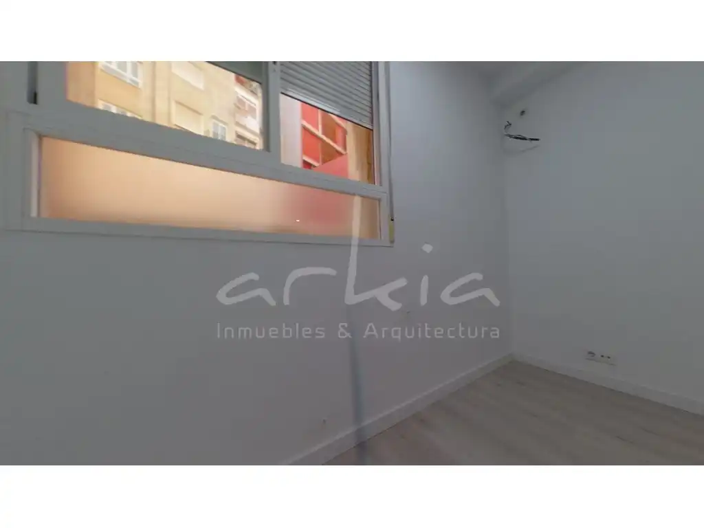 Habitación de Oficina en venta en Valencia