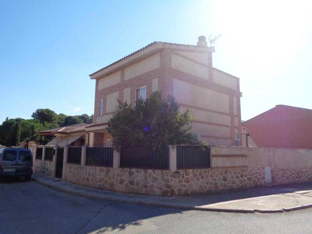 Casa-chalet en Venta en Tv Cercados en Burguillos de Toledo