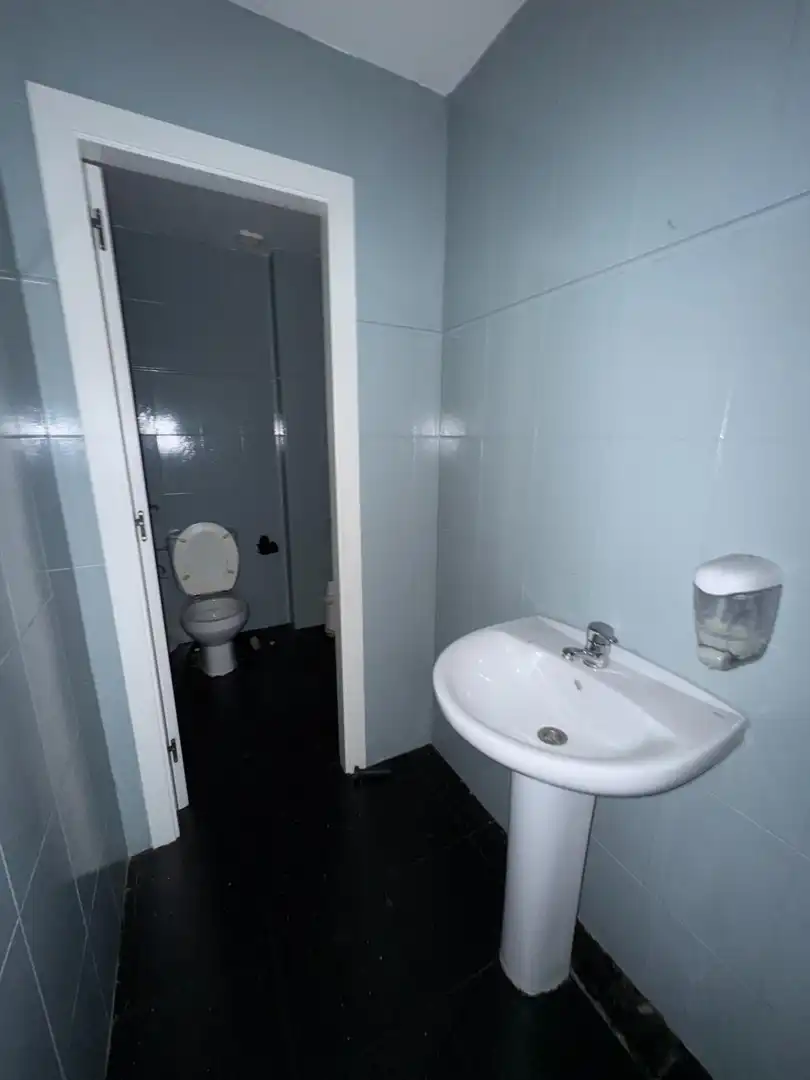 Badezimmer von Geschaftsraum zur Miete in Ponferrada