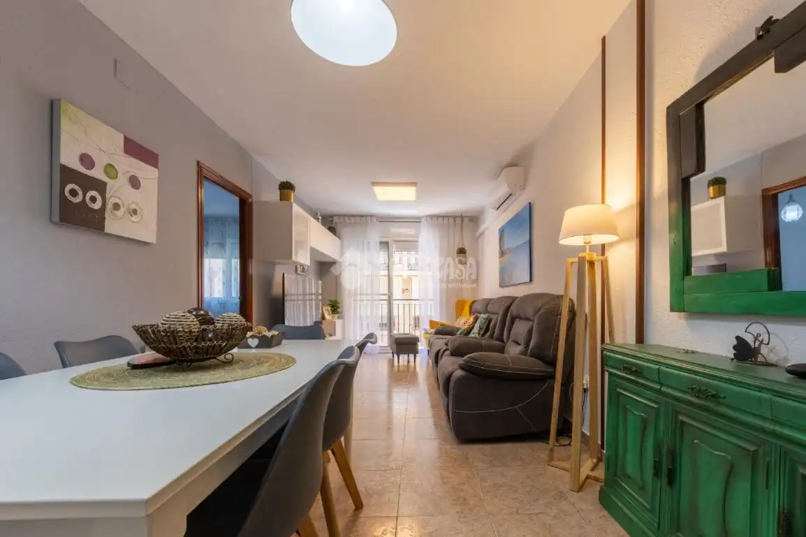 Sala d'estar de Pis en venda en Torredembarra amb Aire condicionat i Balcó