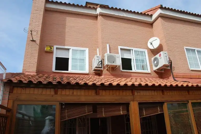 Detached homes for sale in Loranca