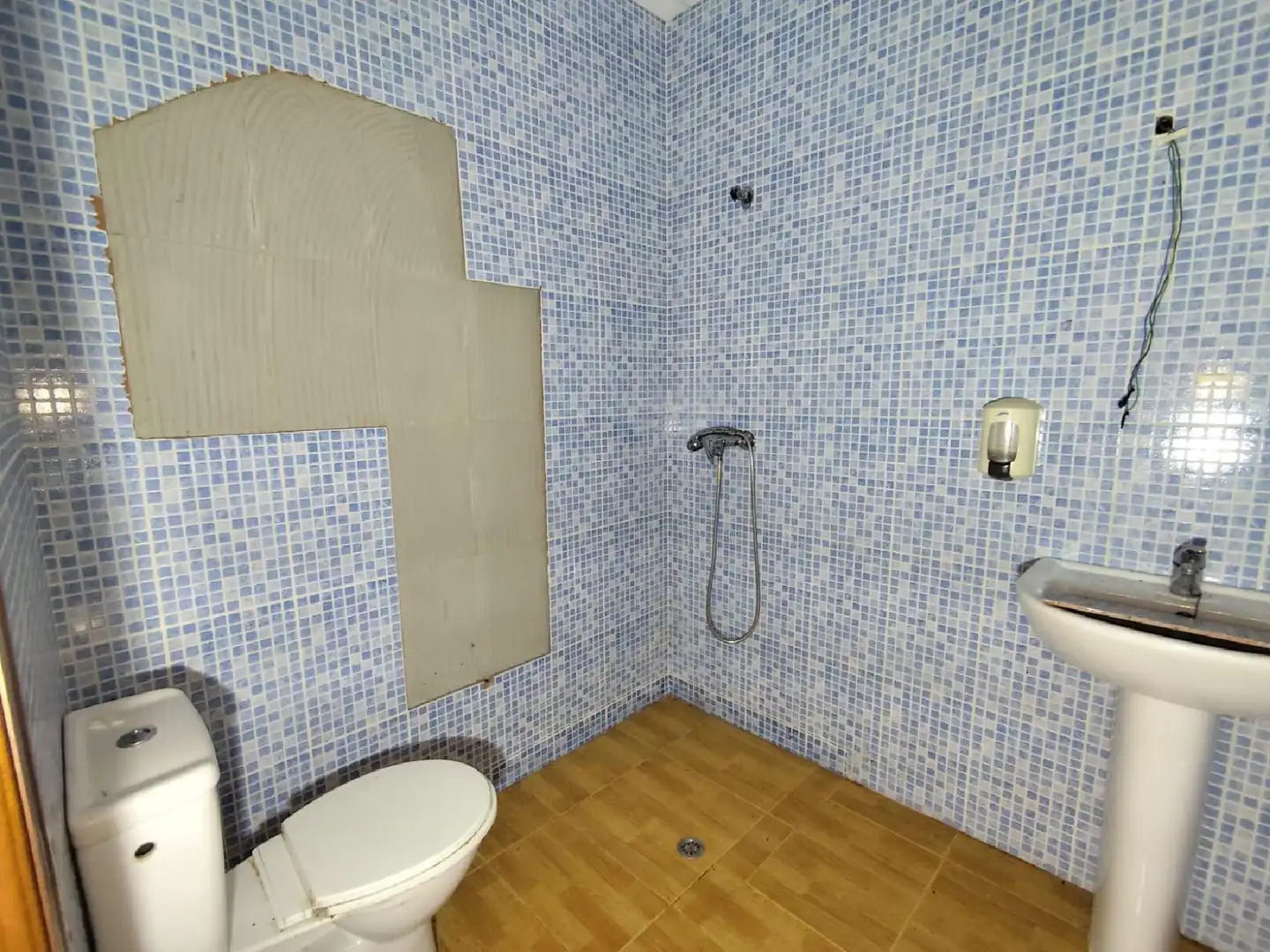 Bathroom of Commercial properties for sale in Bollullos Par del Condado