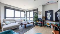 Sala d'estar de Àtic de lloguer en  Madrid Capital amb Aire condicionat, Calefacció i Parquet