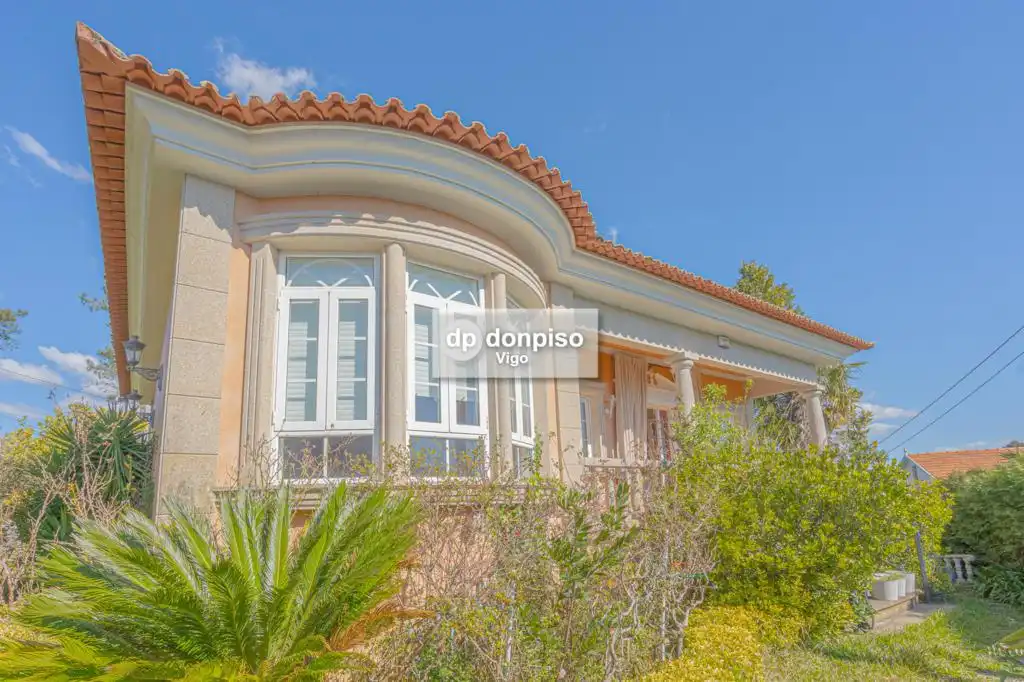 Villa mit Pool zum Verkauf in Tomiño
