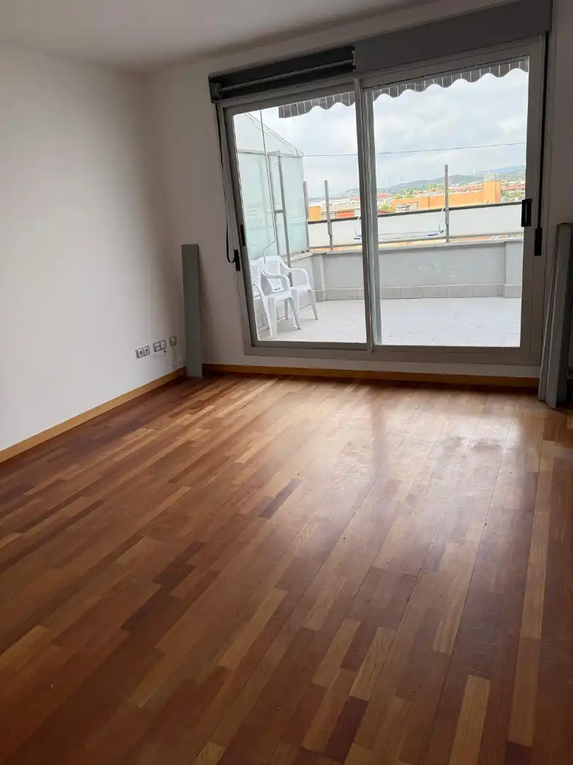 Wohnzimmer von Dachboden zur Miete in Cuarte de Huerva mit Klimaanlage, Heizung und Parkett