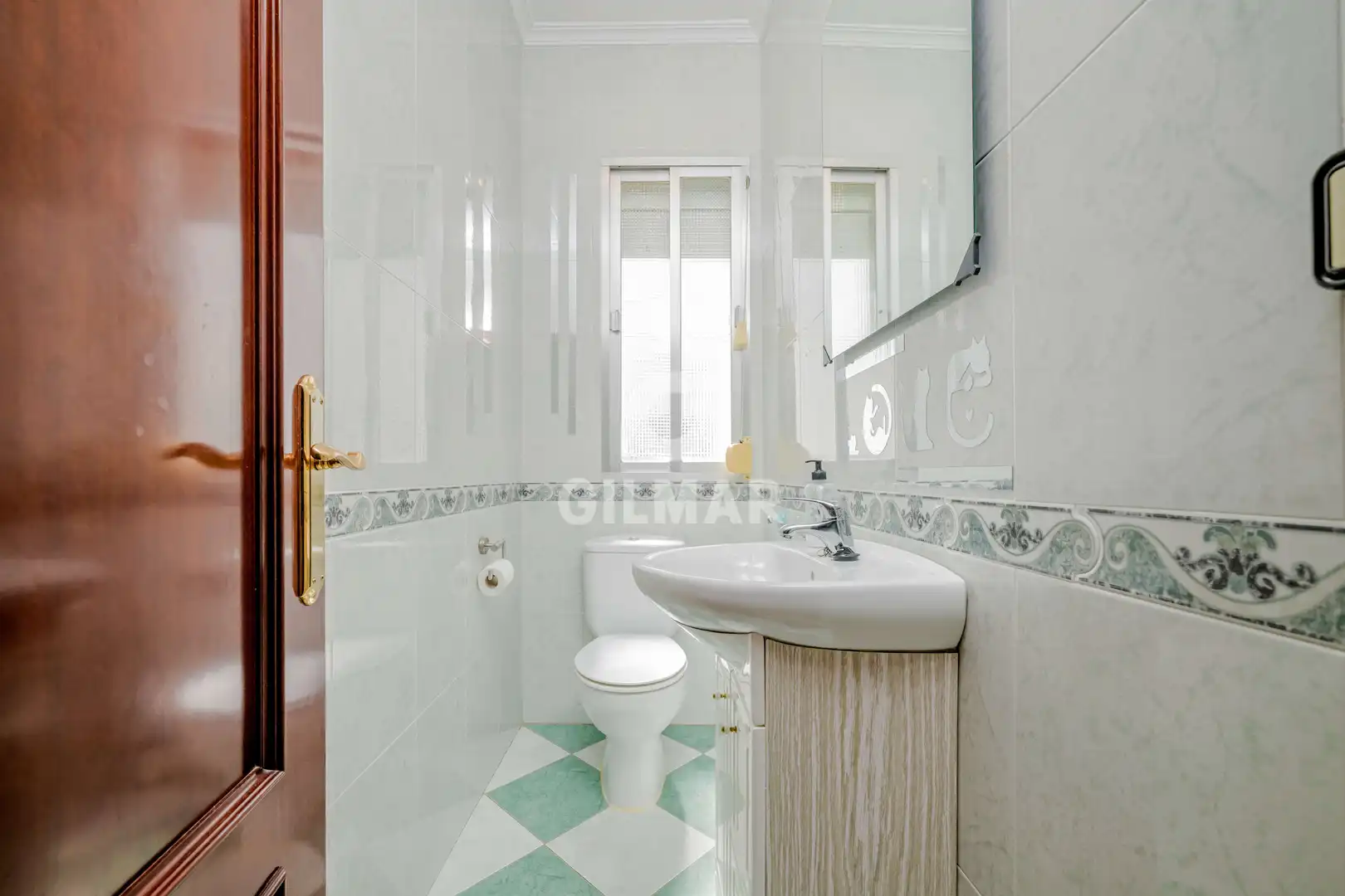 Baño de Piso en venta en Cádiz con Calefacción