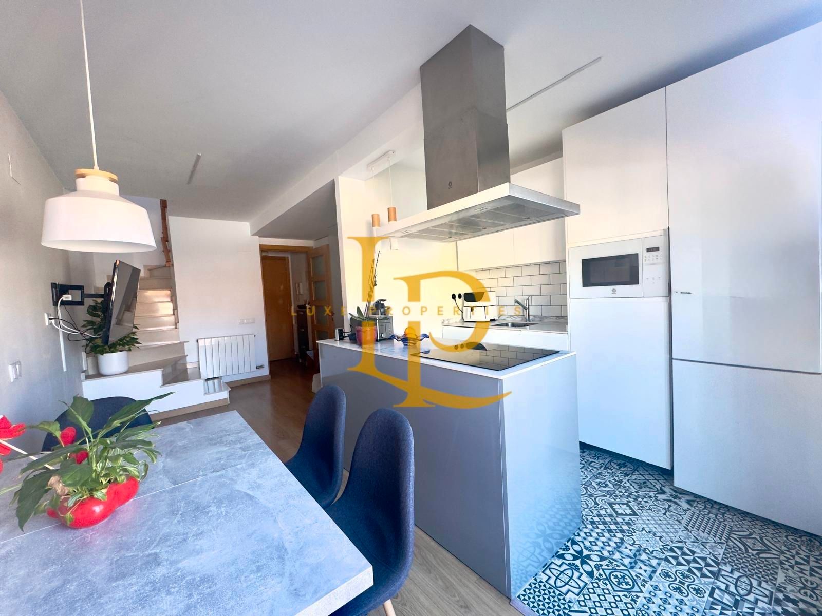 Kitchen of Flat for sale in Rubí  with Heating, Parquet flooring and Oven