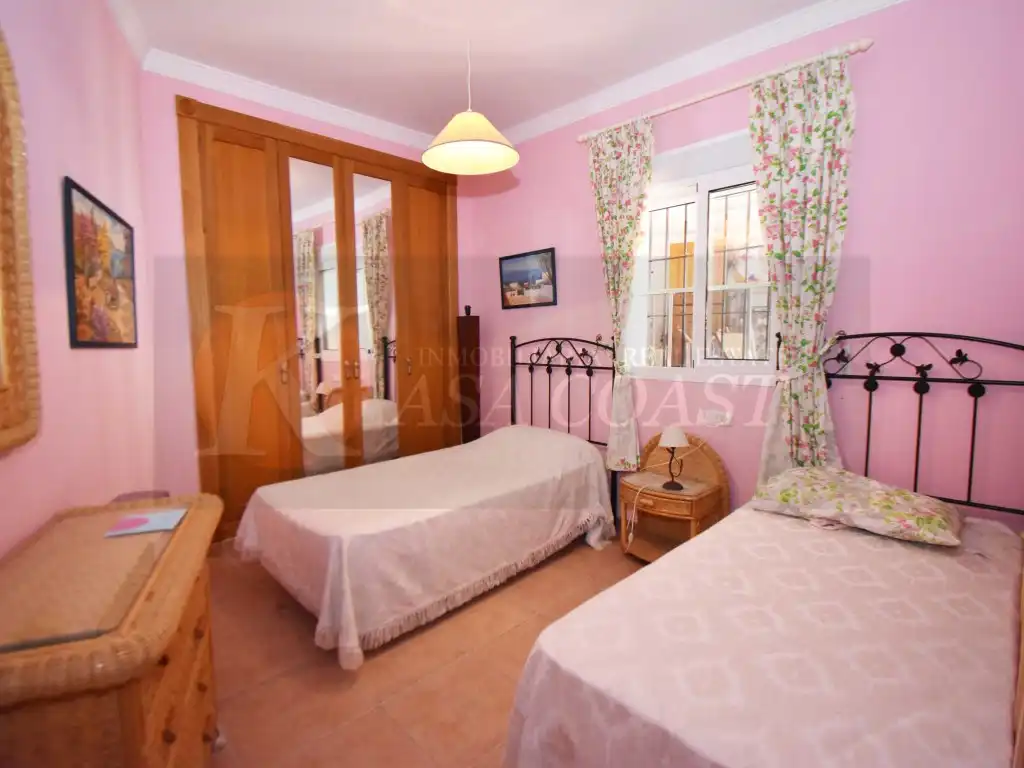 Habitación de Piso en venta en Fuengirola con Aire acondicionado y Terraza