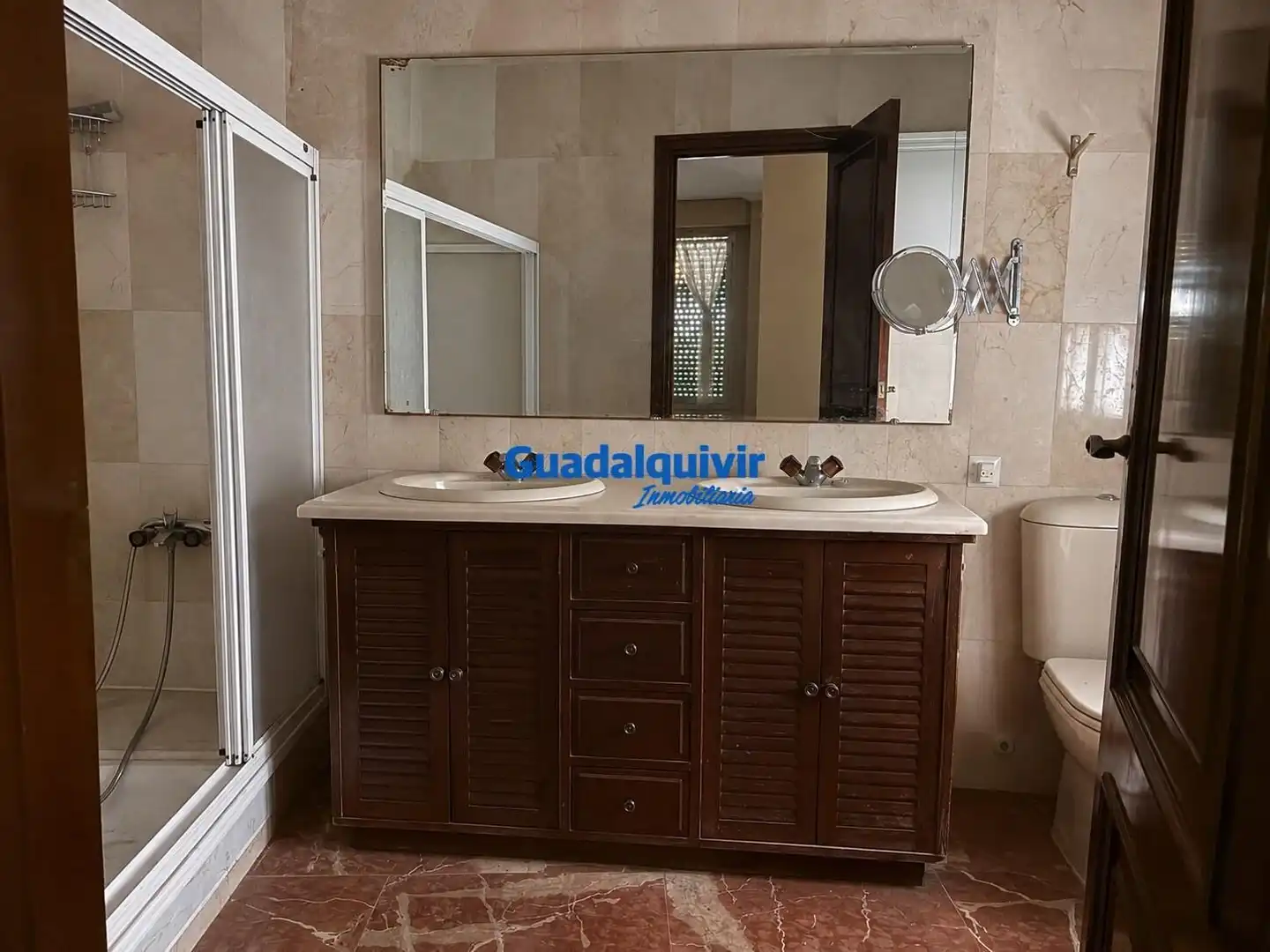 Baño de Piso en venta en Sevilla con Terraza y Balcón