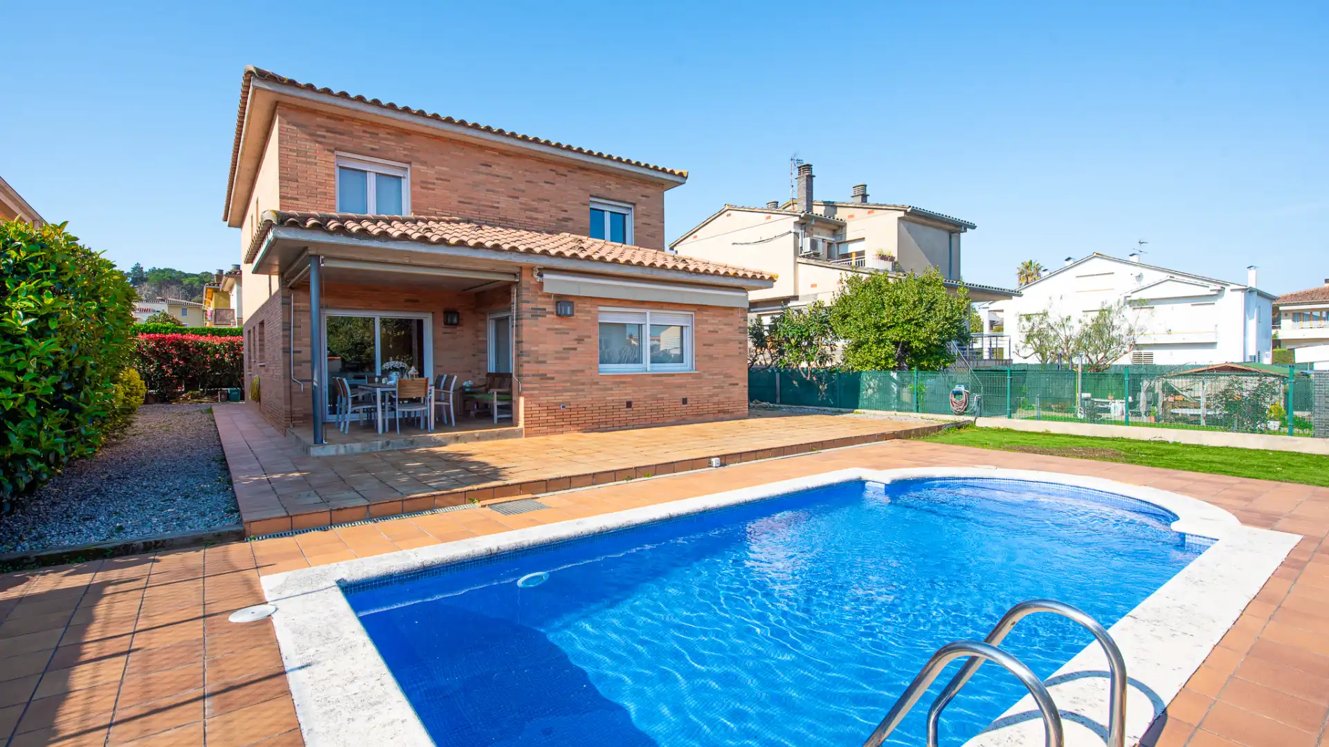 Swimming pool of Houses for sale in Quart  with Air Conditioner, Heating and Private garden