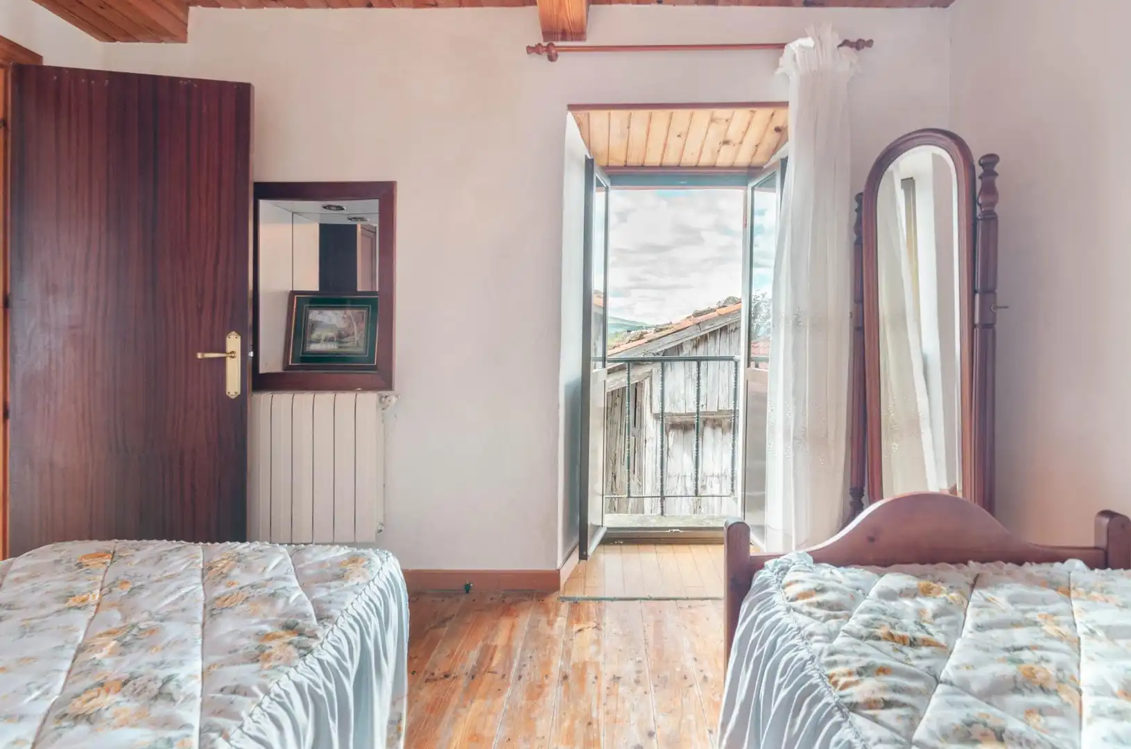 Dormitori de Casa o xalet en venda en Valdés - Luarca amb Calefacció, Jardí privat i Terrassa