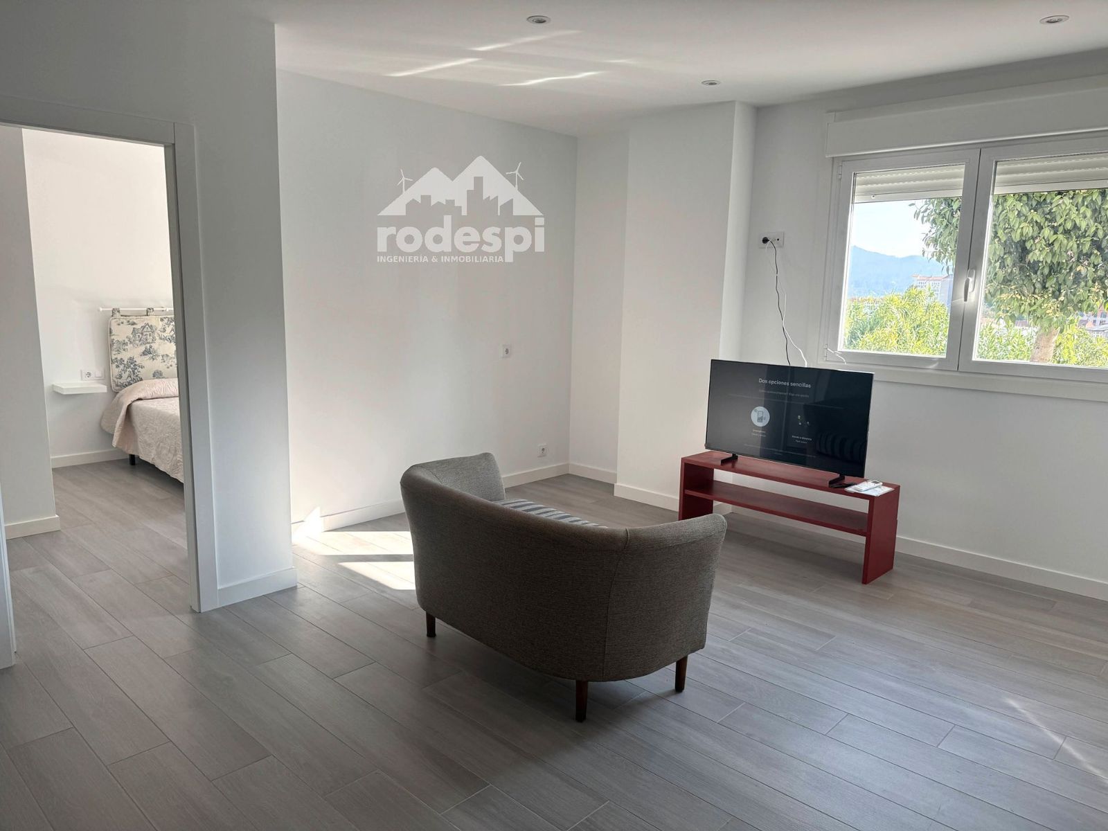 Living room of Flat for sale in Vigo   with Heating and Furnished