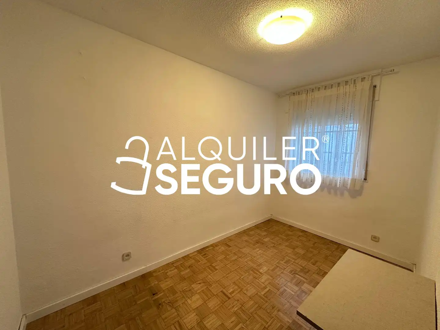 Habitación de Piso de alquiler en Madrid con Aire acondicionado, Calefacción y Amueblado