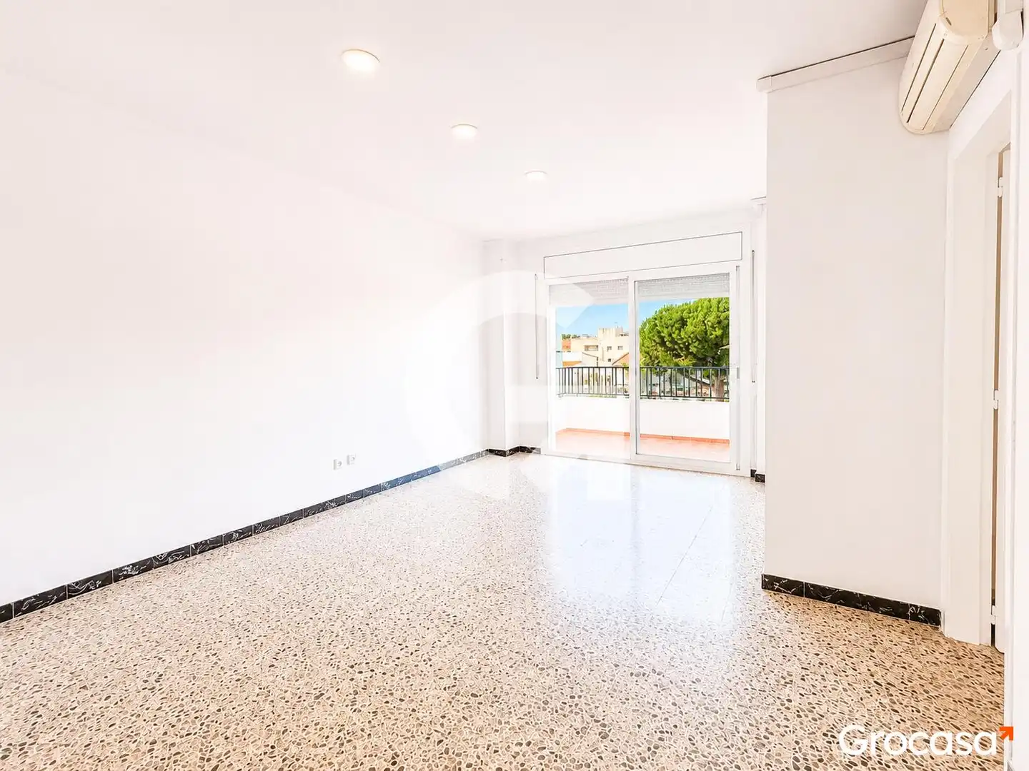 Sala de estar de Piso en venta en Cubelles con Aire acondicionado, Calefacción y Trastero