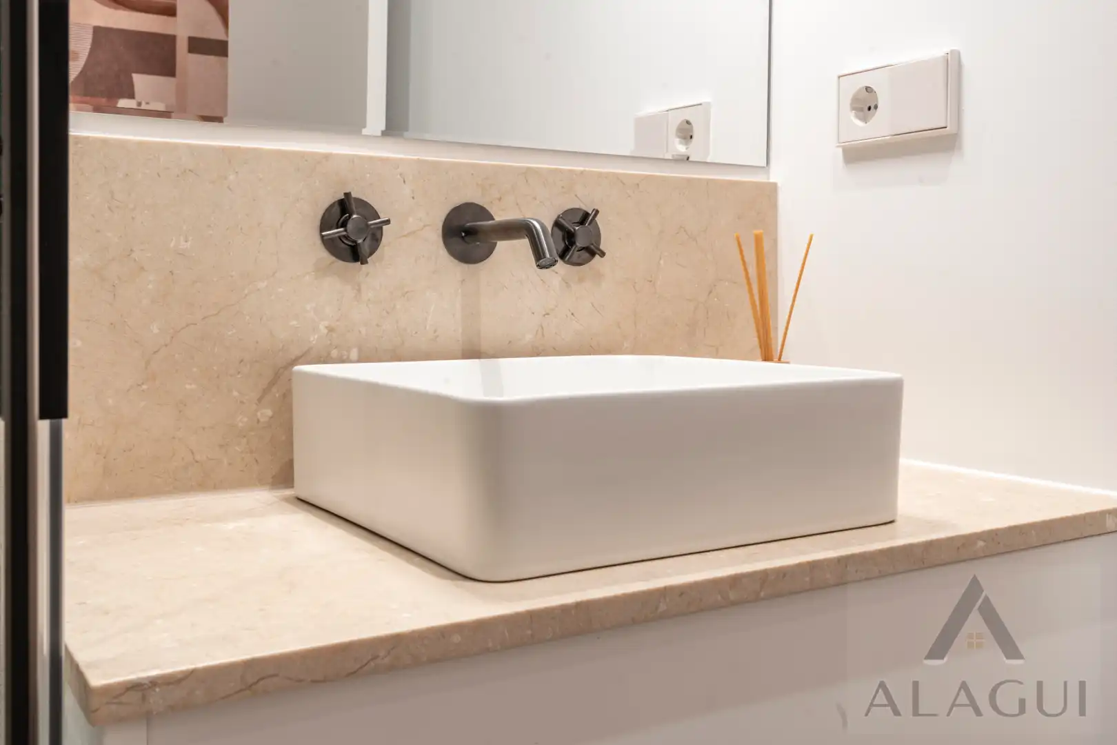 Badezimmer von Wohnung zum Verkauf in Madrid mit Klimaanlage, Heizung und Möbliert
