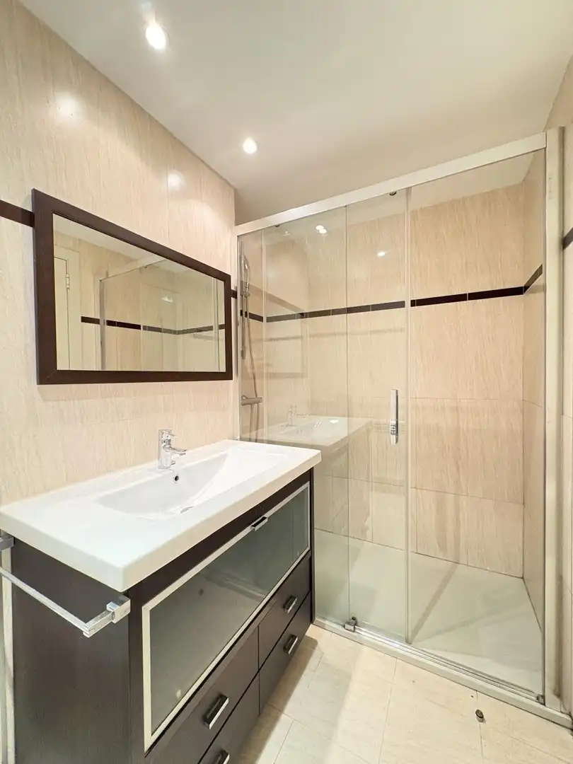 Baño de Planta baja de alquiler en Las Rozas de Madrid con Aire acondicionado, Calefacción y Terraza