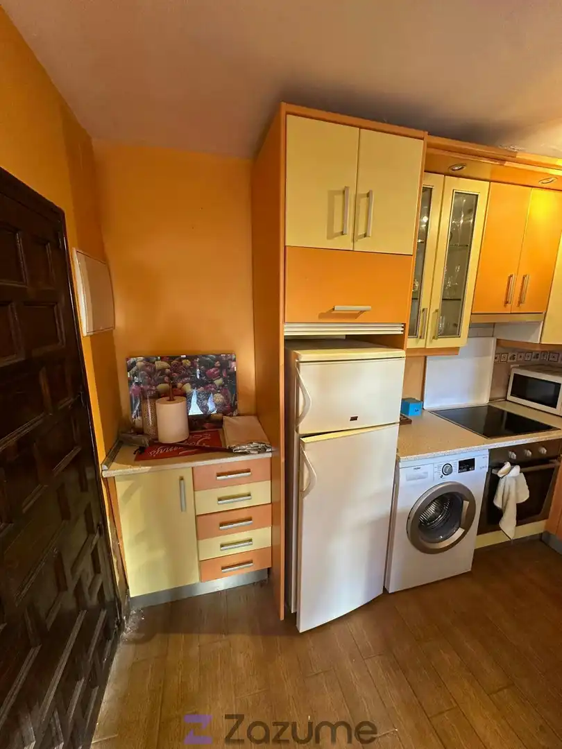 Cuina de Pis de lloguer en Escalona amb Aire condicionat, Calefacció i Terrassa