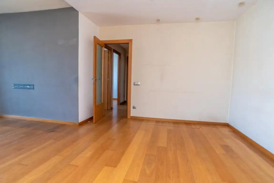 Wohnung zum Verkauf in Badalona mit Heizung, Parkett und Terrasse