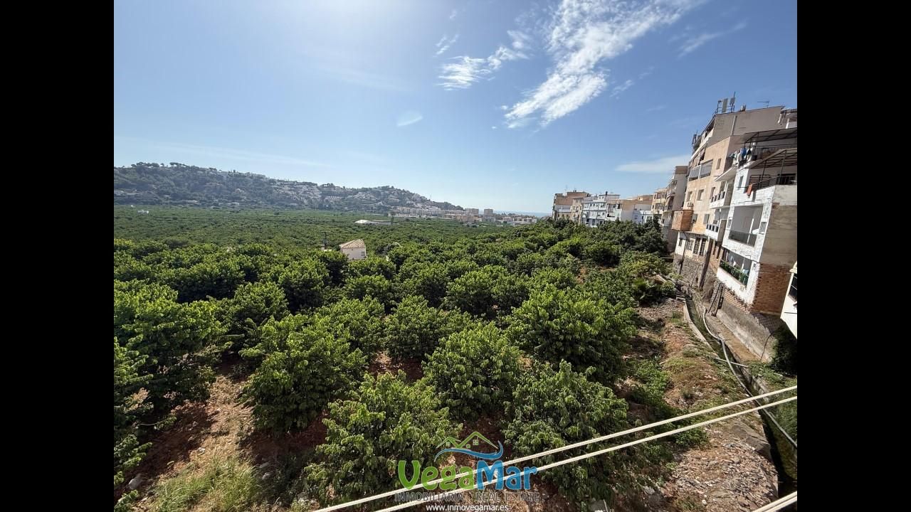 Vista exterior de Planta baja de alquiler en Almuñécar