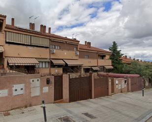 Vista exterior de Casa adosada en venda en Móstoles