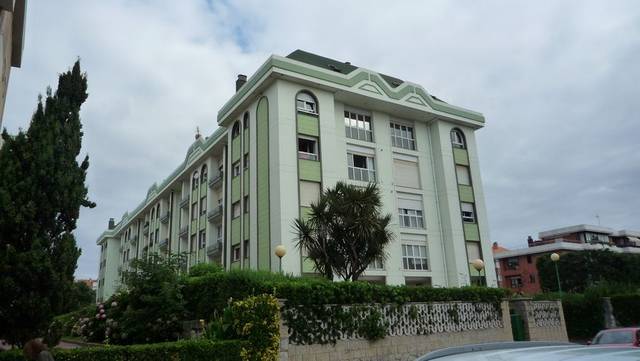Piso en Venta en Calle Consuelo Bergés, 61 en Valdenoja
