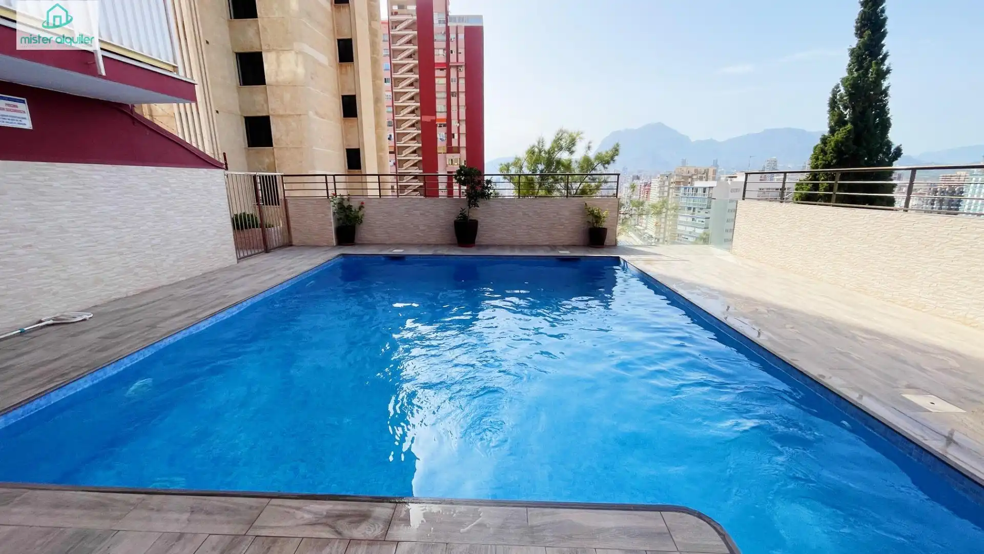Piscina de Apartamento de alquiler en Benidorm con Aire acondicionado, Calefacción y Amueblado