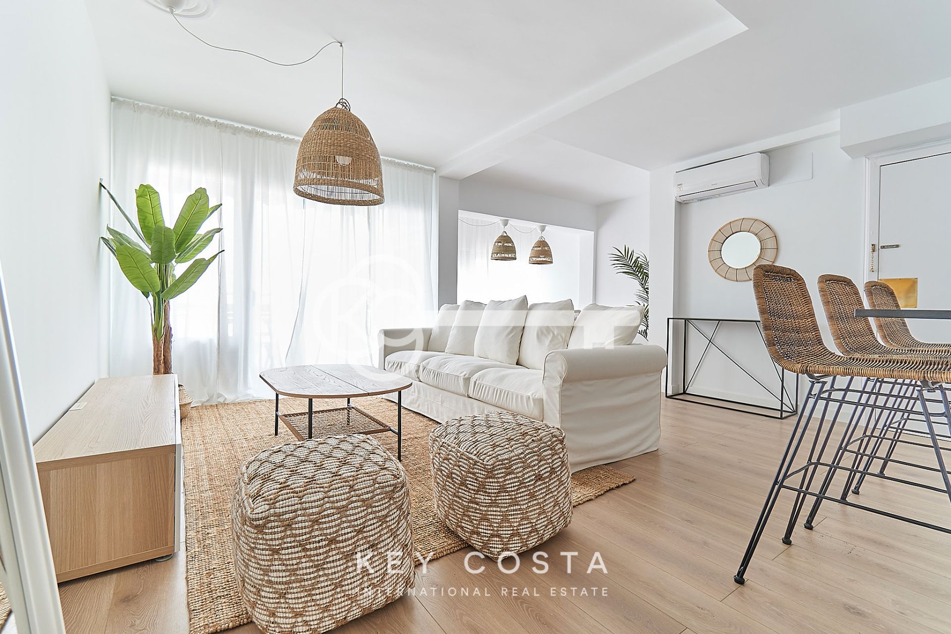 Sala de estar de Piso de alquiler en Alicante / Alacant con Aire acondicionado, Calefacción y Amueblado