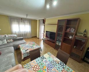 Wohnzimmer von Wohnung miete in Cuenca Capital mit Heizung, Parkett und Terrasse