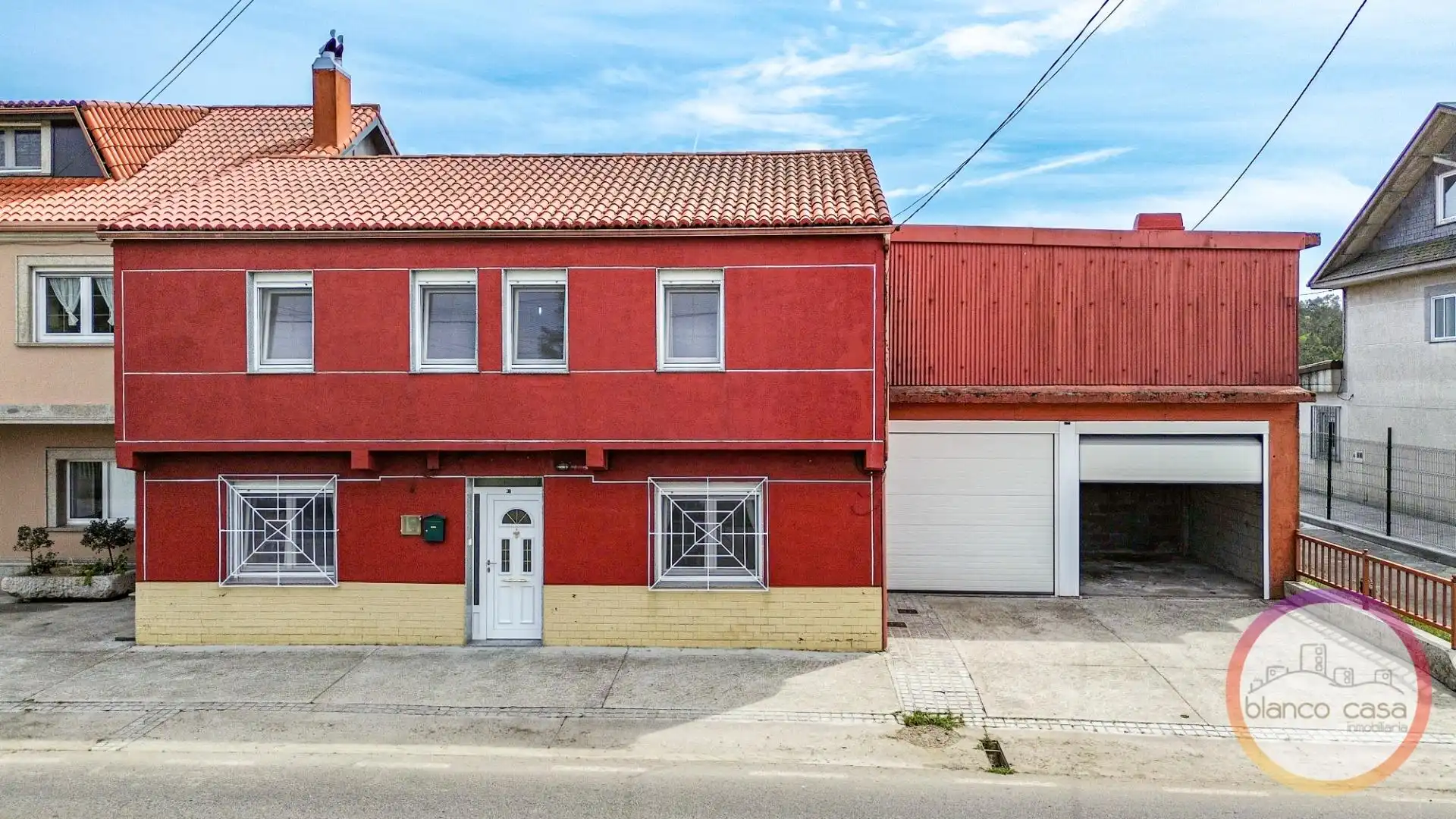 Exterior view of Houses for sale in Dumbría