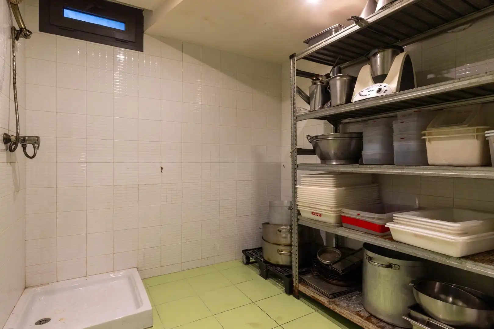 Kitchen of Commercial properties for sale in Sant Cugat del Vallès