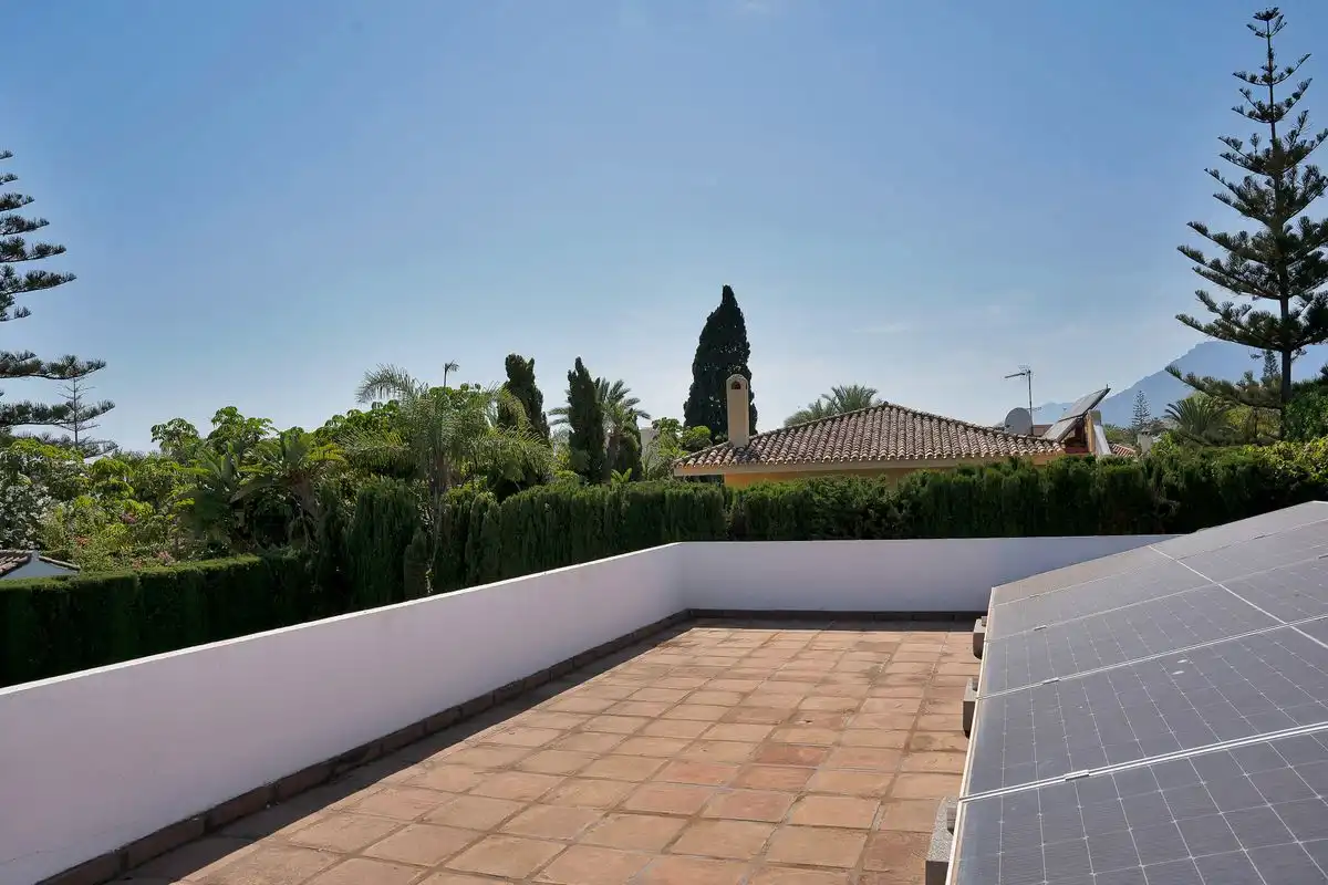 Terrassa de Casa o xalet en venda en Marbella amb Aire condicionat, Calefacció i Jardí privat