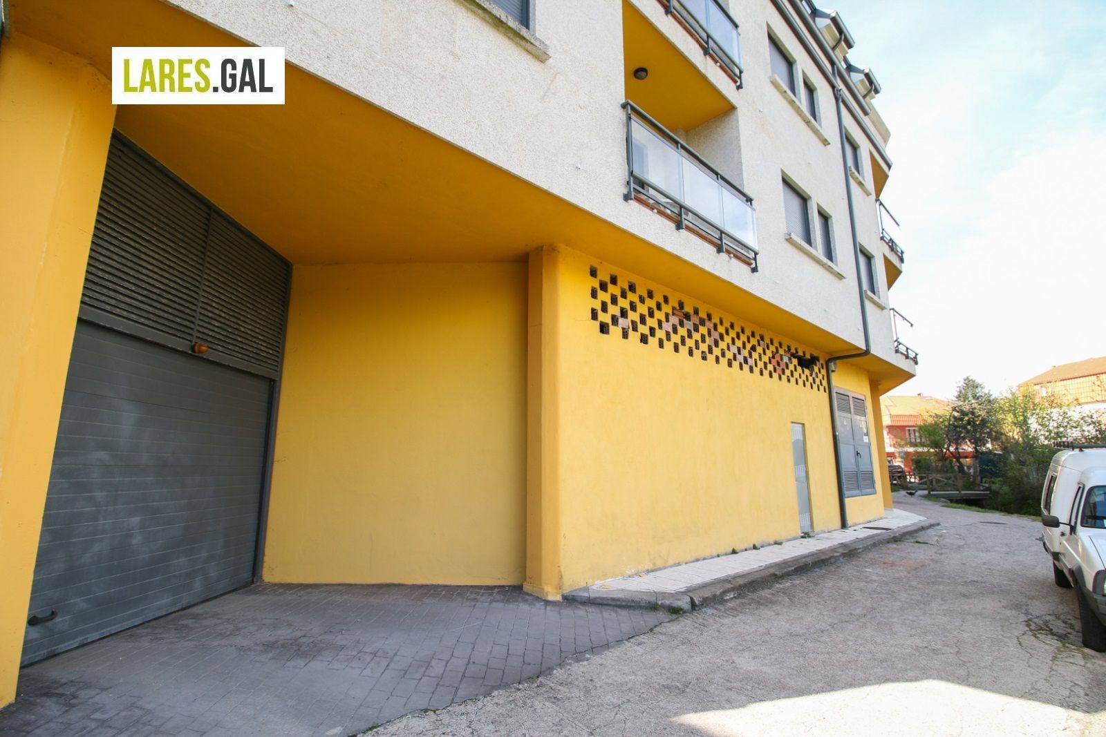 Vista exterior de Local en venda en Cangas 