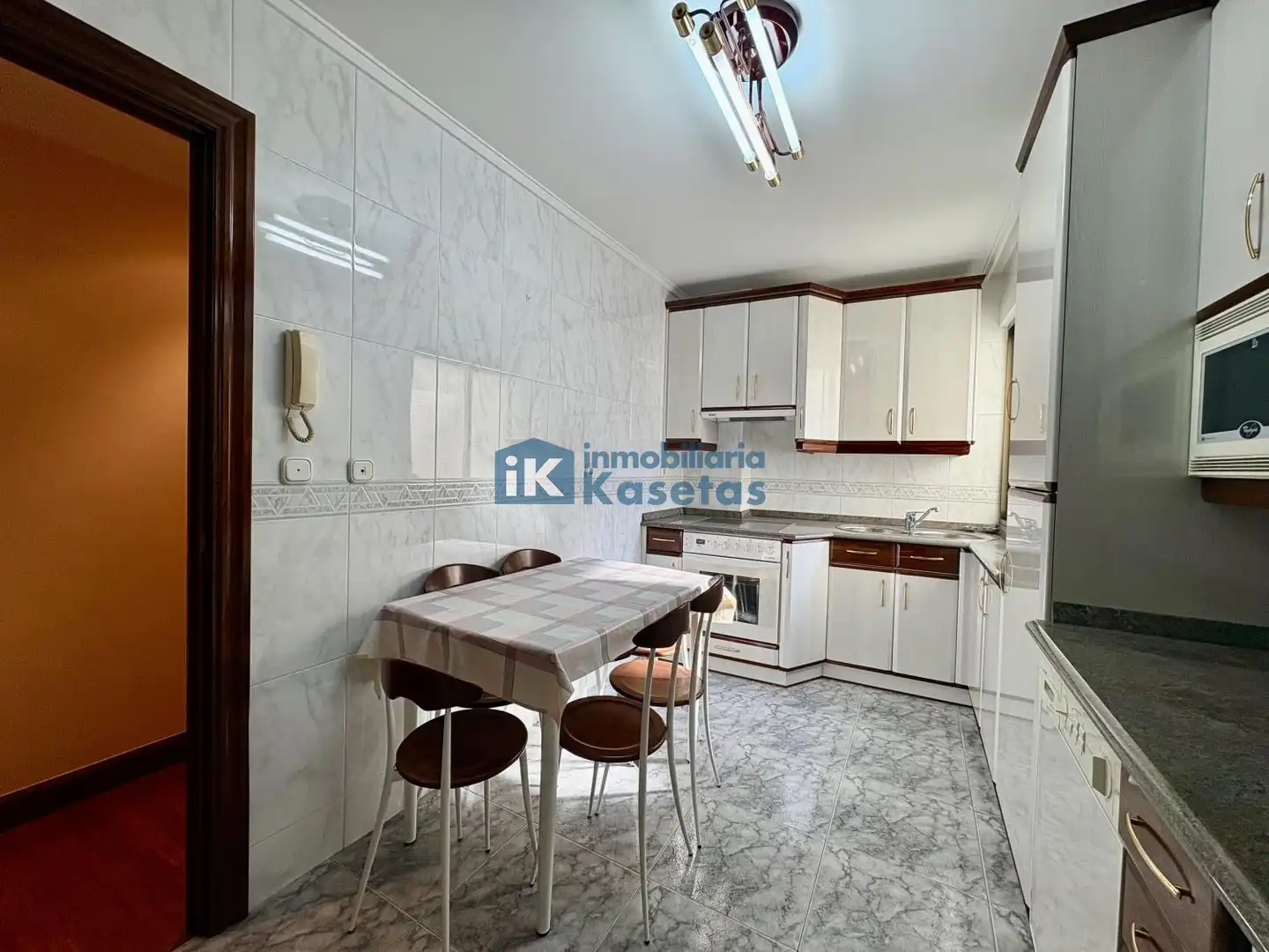Flat with lift for sale in Centro - Ariz - Uribarri, imagen 9