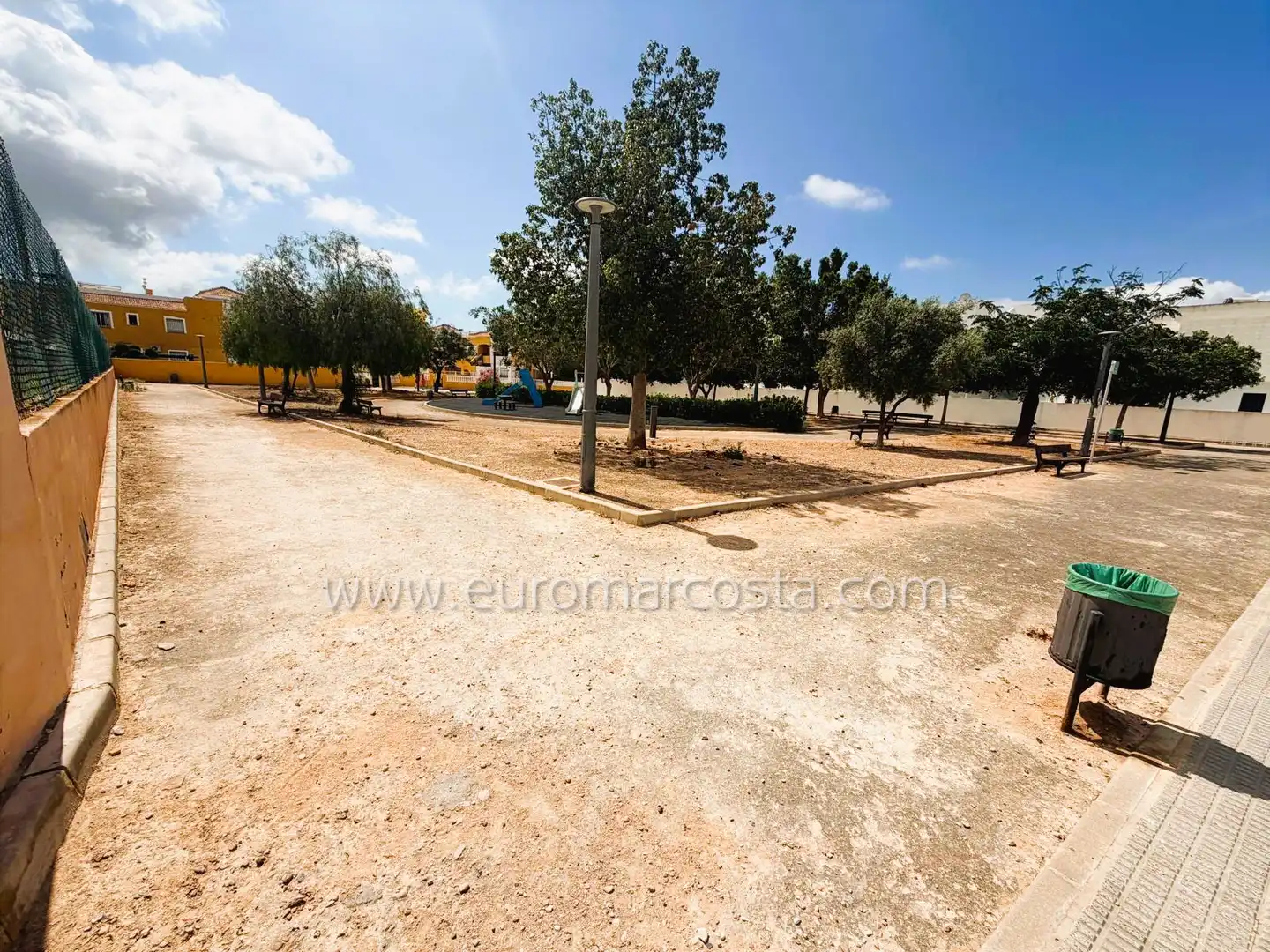 Bungalow con piscina en venta en Avenida Riegos de Levante, imagen 32
