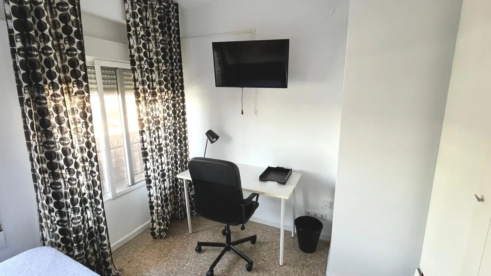 Bedroom of Flat for rent in Valencia  with Furnished, Oven and Washing machine