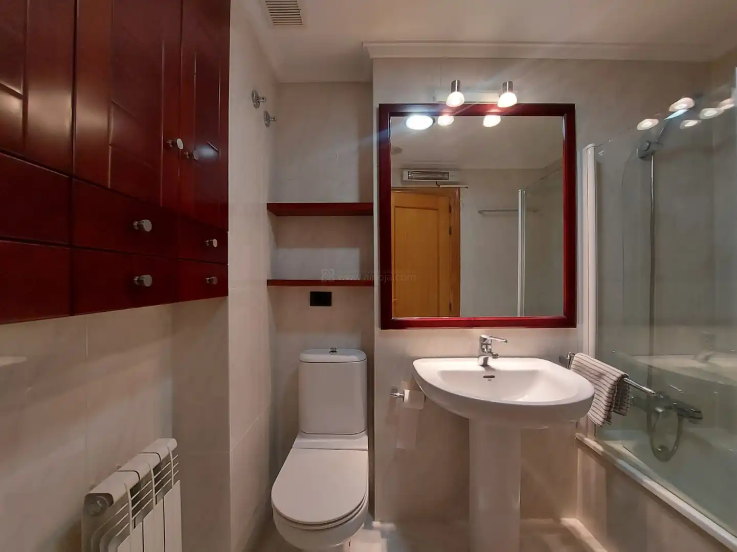 Baño de Casa o chalet en venta en  Logroño con Aire acondicionado, Calefacción y Jardín privado