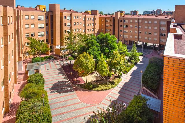 Piso en Venta en Calle Estocolmo, 138 en Parque Oeste - Fuente Cisneros