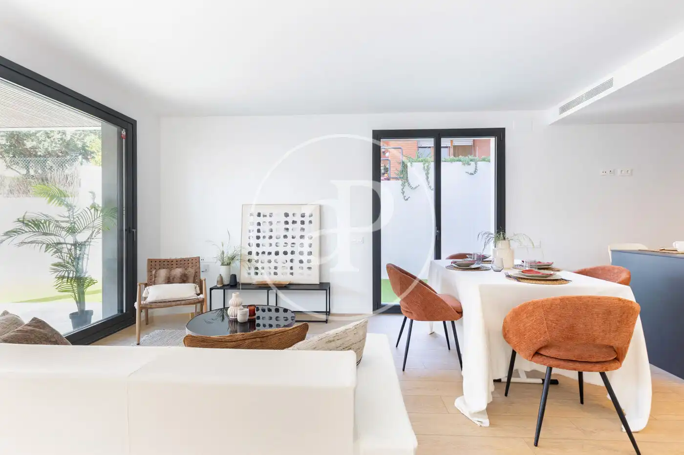 Sala de estar de Piso en venta en Sant Cugat del Vallès con Aire acondicionado, Calefacción y Jardín privado