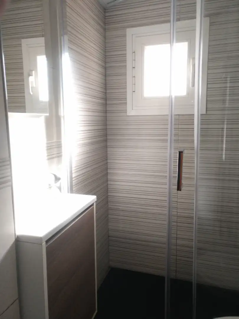 Baño de Estudio en venta en Madrid con Aire acondicionado, Calefacción y Amueblado