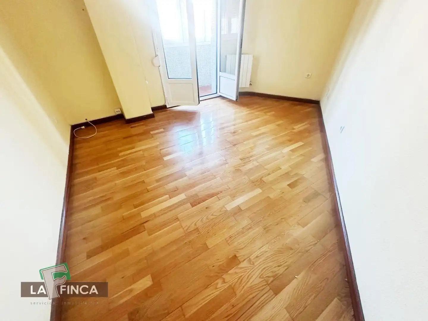 Sala d'estar de Pis en venda en Gijón  amb Calefacció i Terrassa